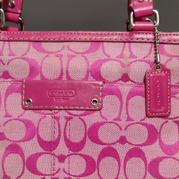 SALE! Coach Hampton Signature 🩷 Pink/Silver Tote GUC - Picture 2 of 15